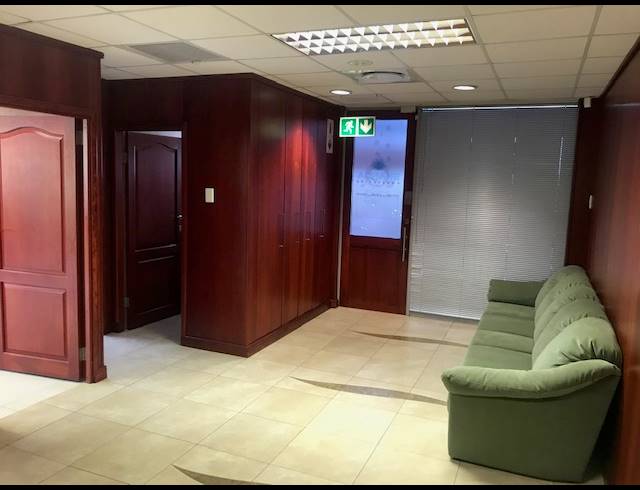 154M² OFFICE TO LET IN LA LUCIA RIDGE